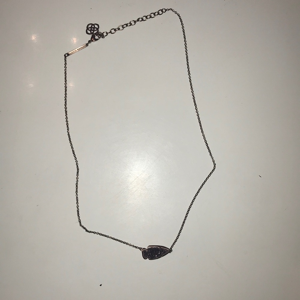 Kendra Scott arrowhead necklace